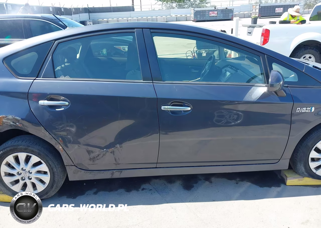 2013 Toyota Prius Plug-In VIN:JTDKN3DP9D3038138 - 13