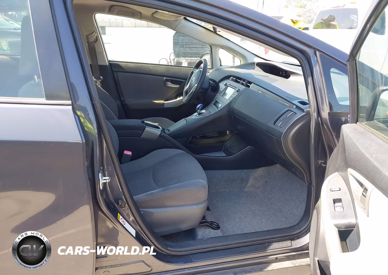 2013 Toyota Prius Plug-In VIN:JTDKN3DP9D3038138 - 5