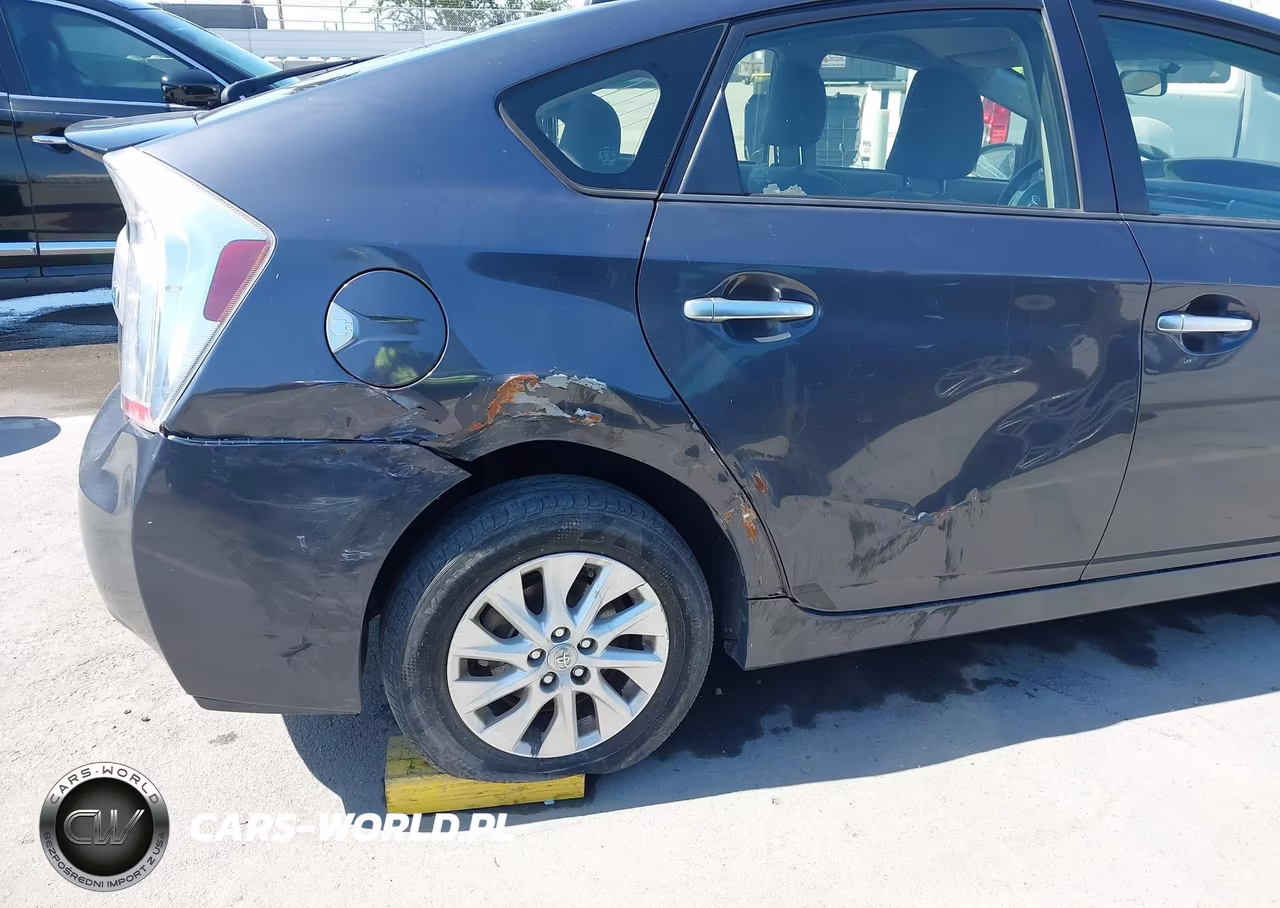 2013 Toyota Prius Plug-In VIN:JTDKN3DP9D3038138 - 6