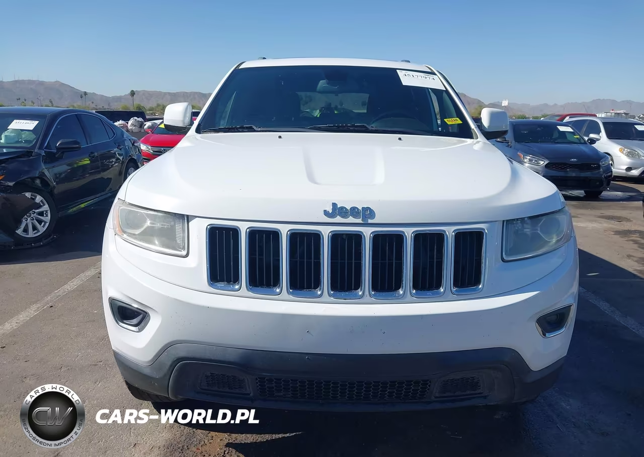 2015 Jeep Grand Cherokee Laredo VIN:1C4RJFAGXFC833248 - 12