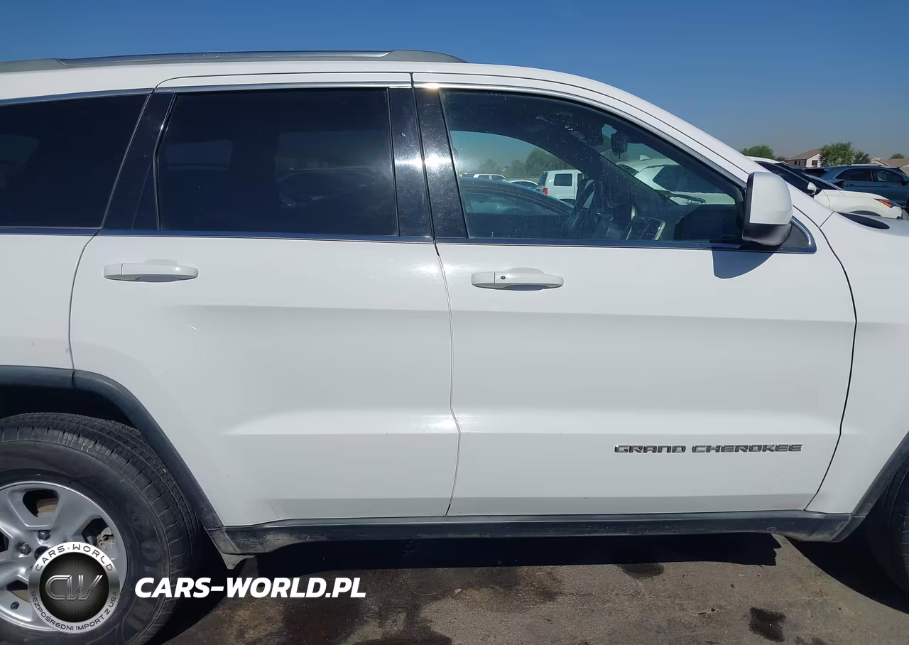 2015 Jeep Grand Cherokee Laredo VIN:1C4RJFAGXFC833248 - 13