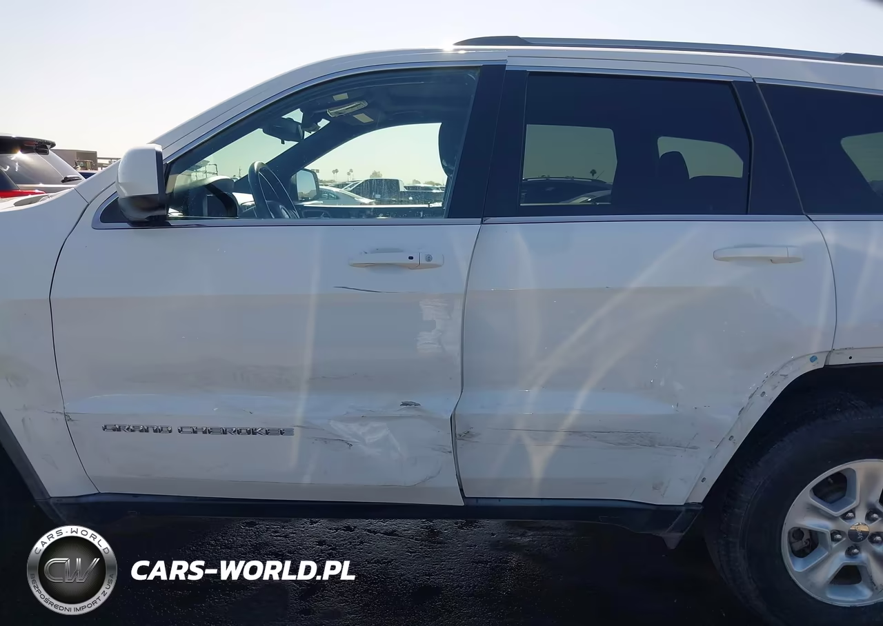2015 Jeep Grand Cherokee Laredo VIN:1C4RJFAGXFC833248 - 14