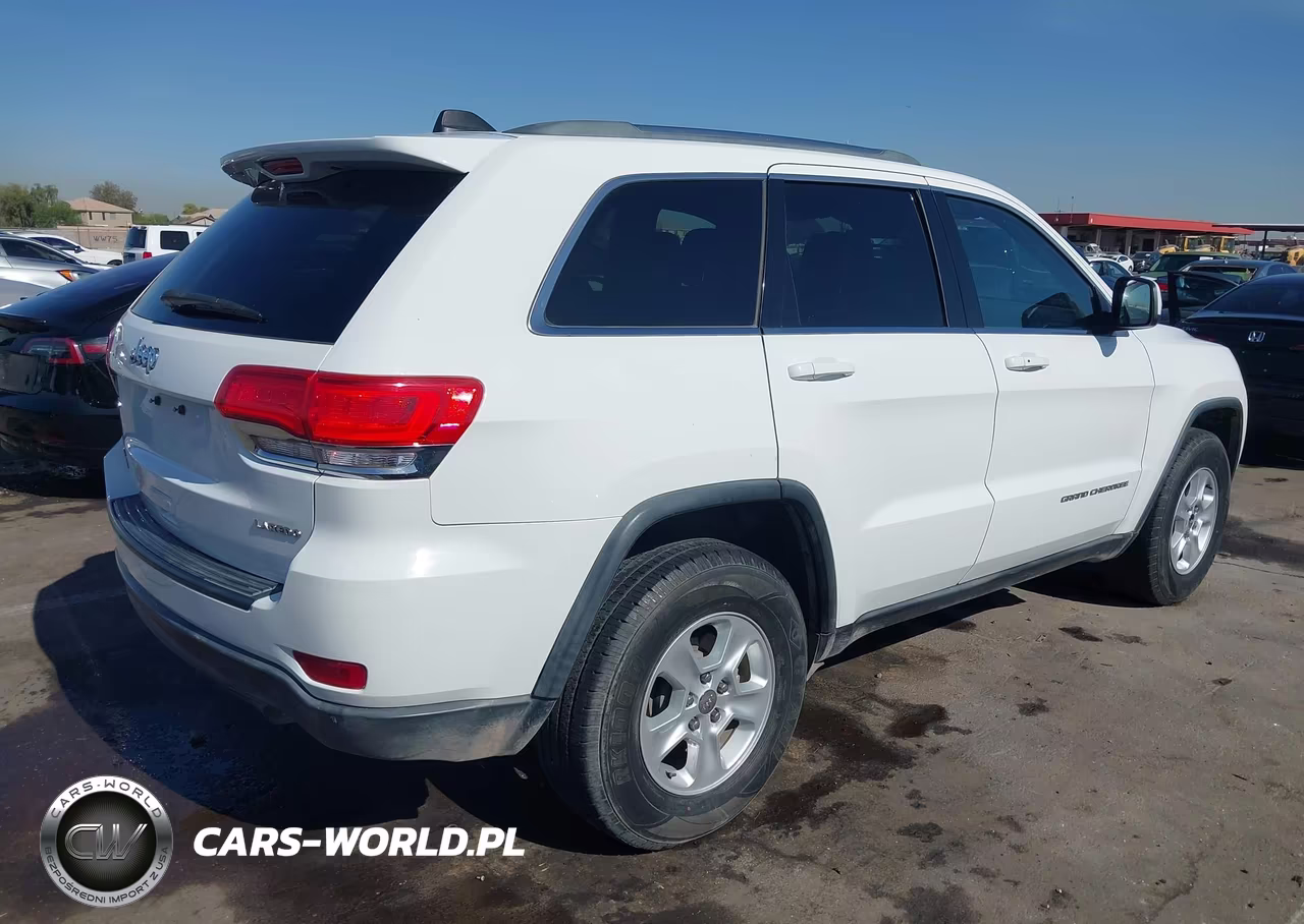 2015 Jeep Grand Cherokee Laredo VIN:1C4RJFAGXFC833248 - 4