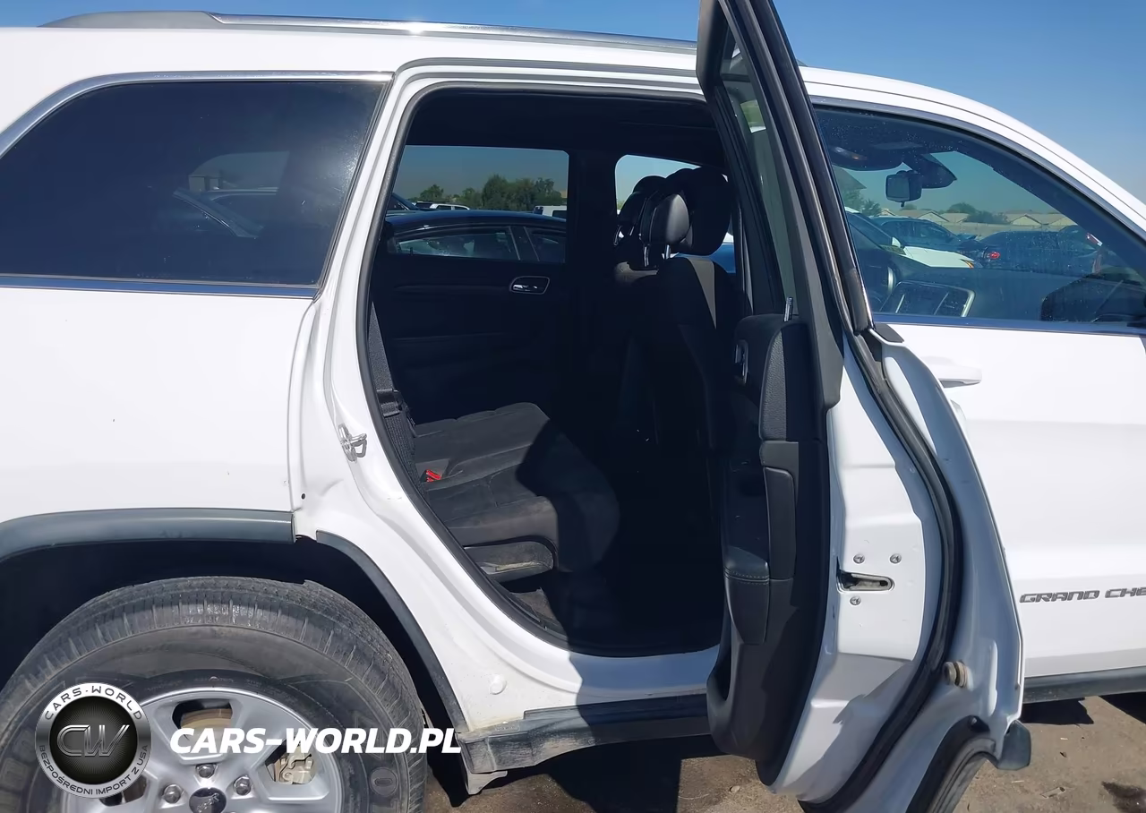 2015 Jeep Grand Cherokee Laredo VIN:1C4RJFAGXFC833248 - 8