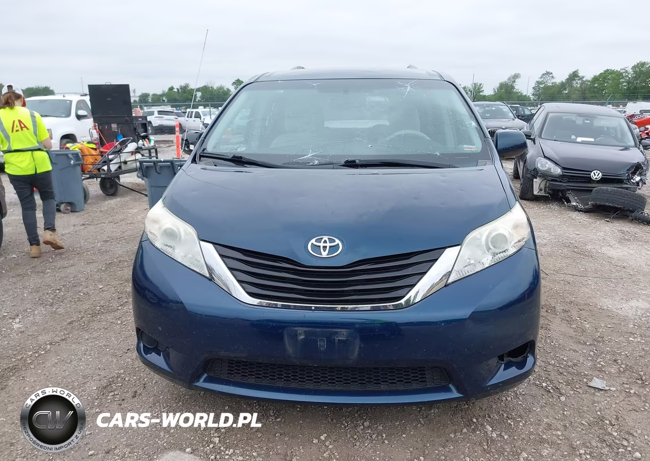2011 Toyota Sienna Le V6 VIN:5TDKK3DCXBS095028 - 12