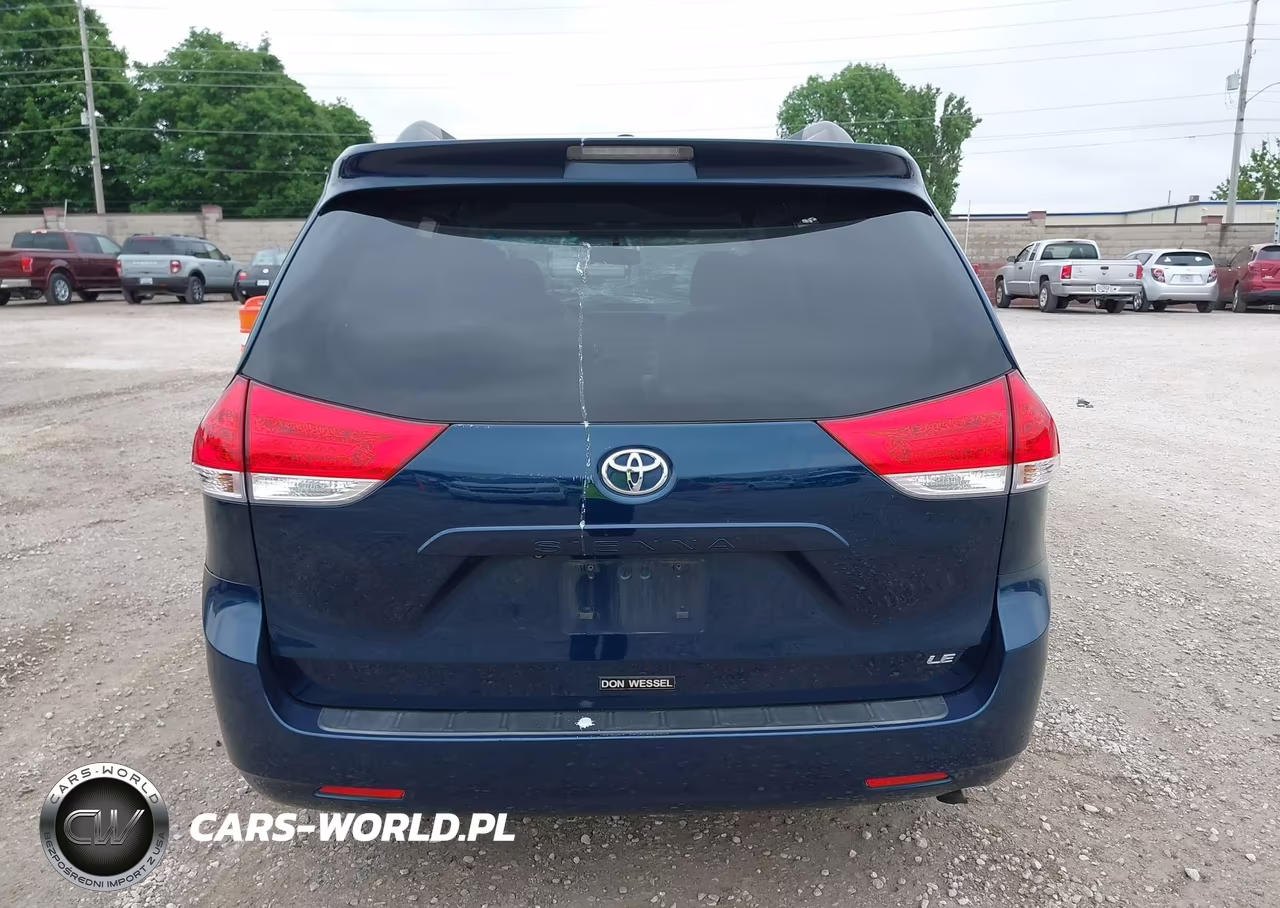 2011 Toyota Sienna Le V6 VIN:5TDKK3DCXBS095028 - 16