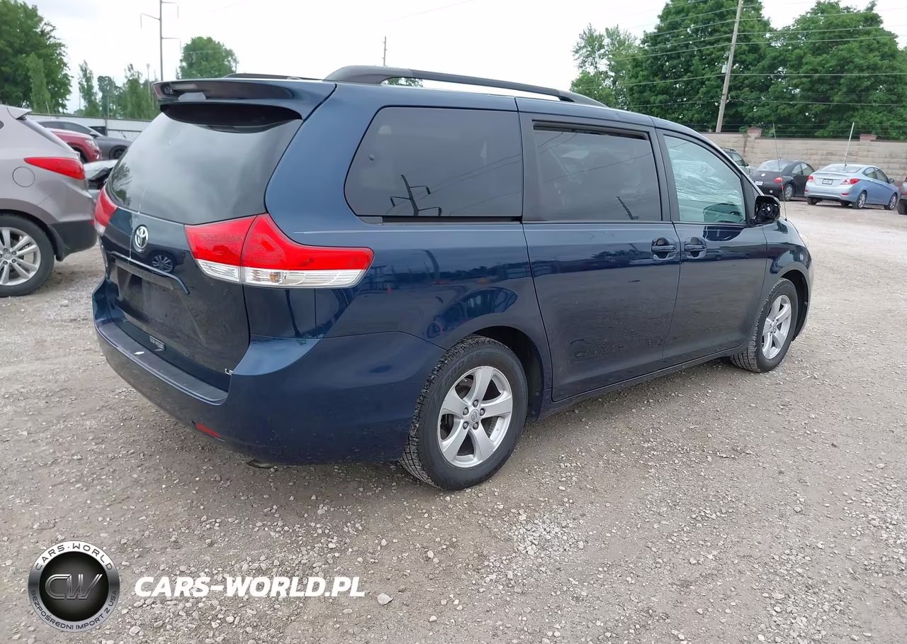 2011 Toyota Sienna Le V6 VIN:5TDKK3DCXBS095028 - 4