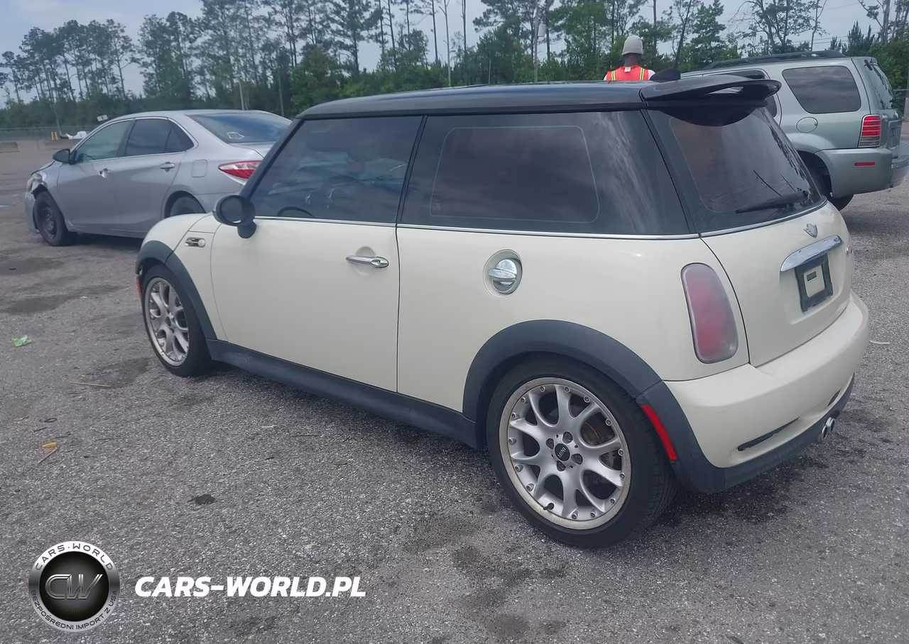 2005 Mini Cooper S VIN:WMWRE335X5TD99734 - 3