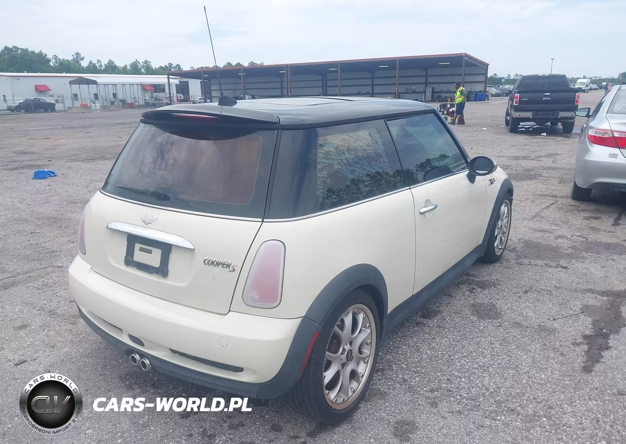 2005 Mini Cooper S VIN:WMWRE335X5TD99734 - 4