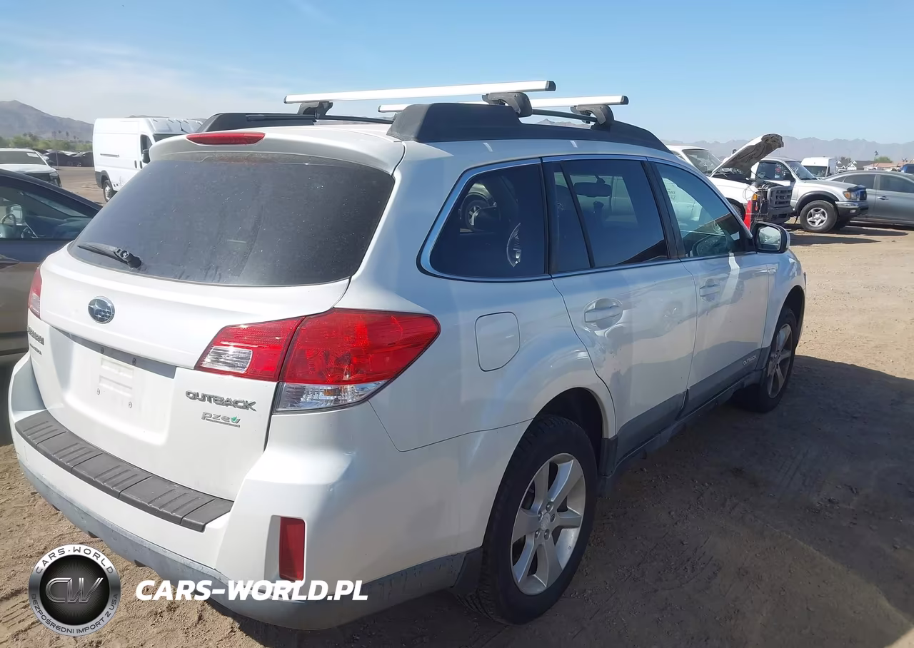 2013 Subaru Outback 2.5I Premium VIN:4S4BRBCC8D3319954 - 4
