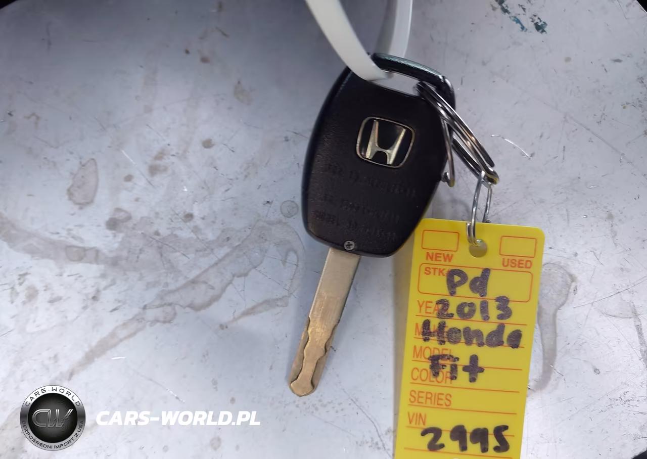 2013 Honda Fit VIN:JHMGE8H35DC022995 - 11