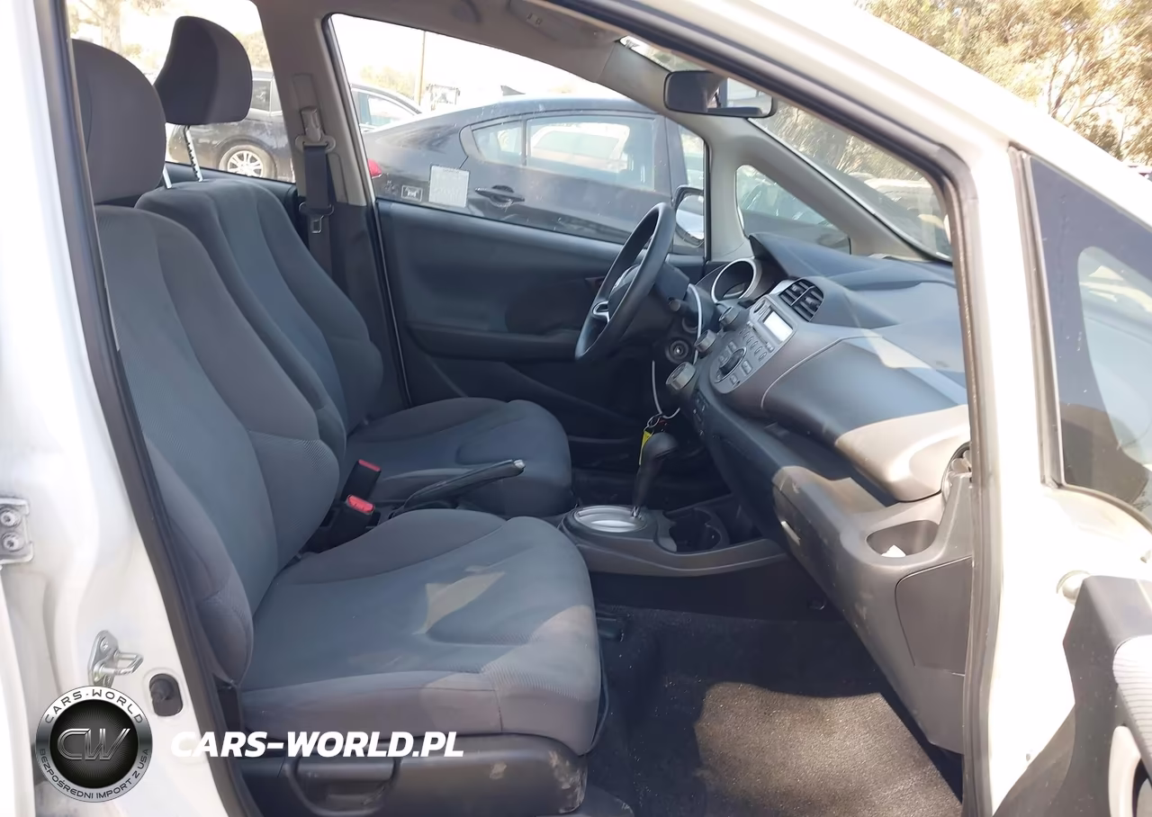 2013 Honda Fit VIN:JHMGE8H35DC022995 - 5