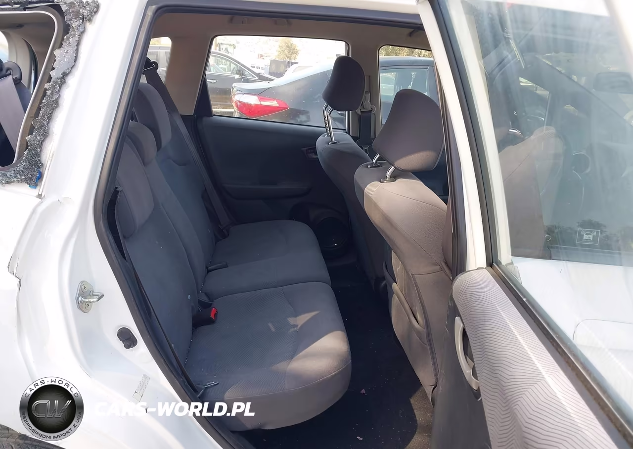 2013 Honda Fit VIN:JHMGE8H35DC022995 - 8