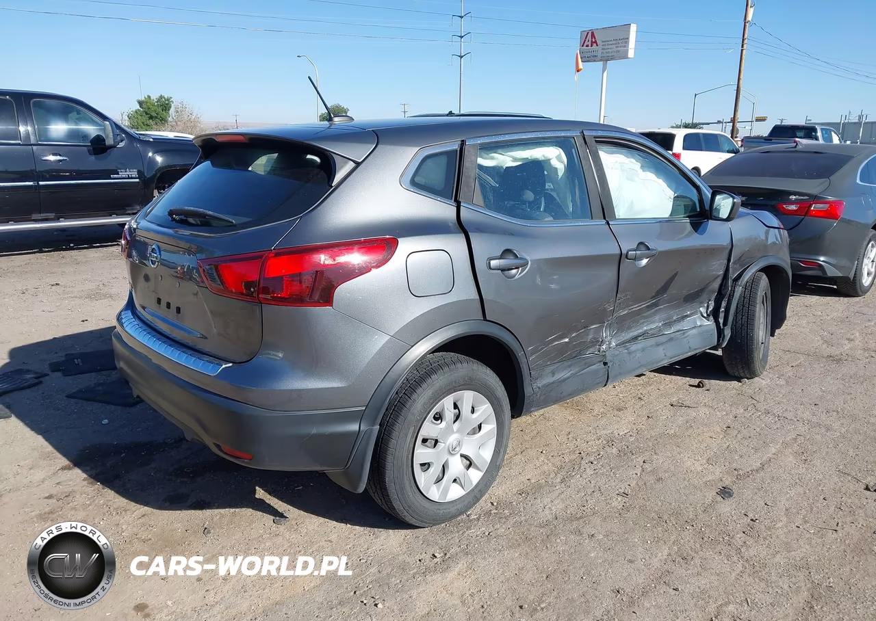 2018 Nissan Rogue Sport S VIN:JN1BJ1CP7JW104216 - 4