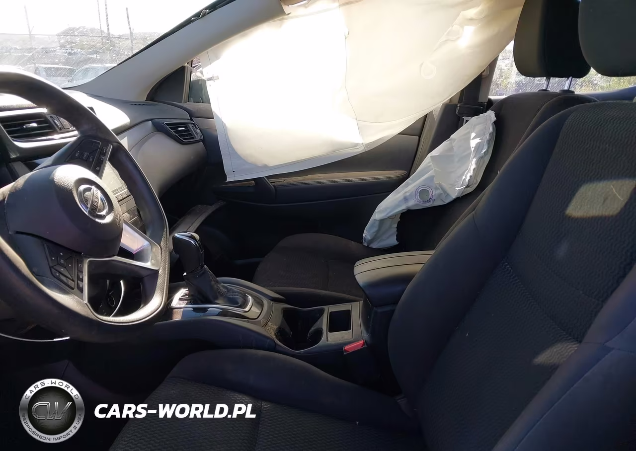 2018 Nissan Rogue Sport S VIN:JN1BJ1CP7JW104216 - 5