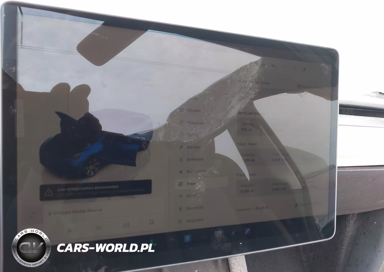 2023 Tesla Model Y Awd-Long Range Dual Motor All-Wheel Drive VIN:7SAYGDEE0PA040021 - 18