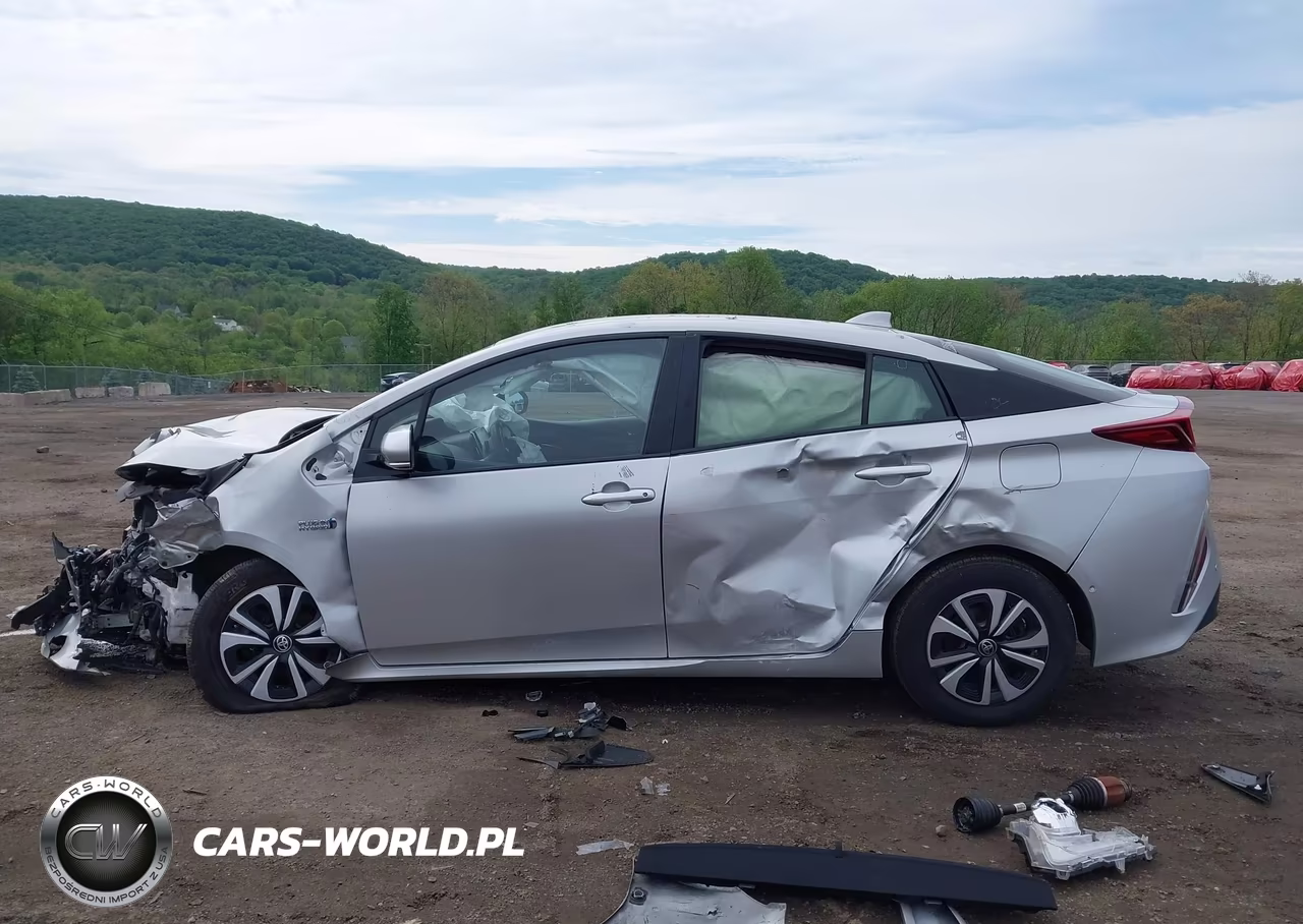 2017 Toyota Prius Prime Advanced VIN:JTDKARFP3H3061822 - 15