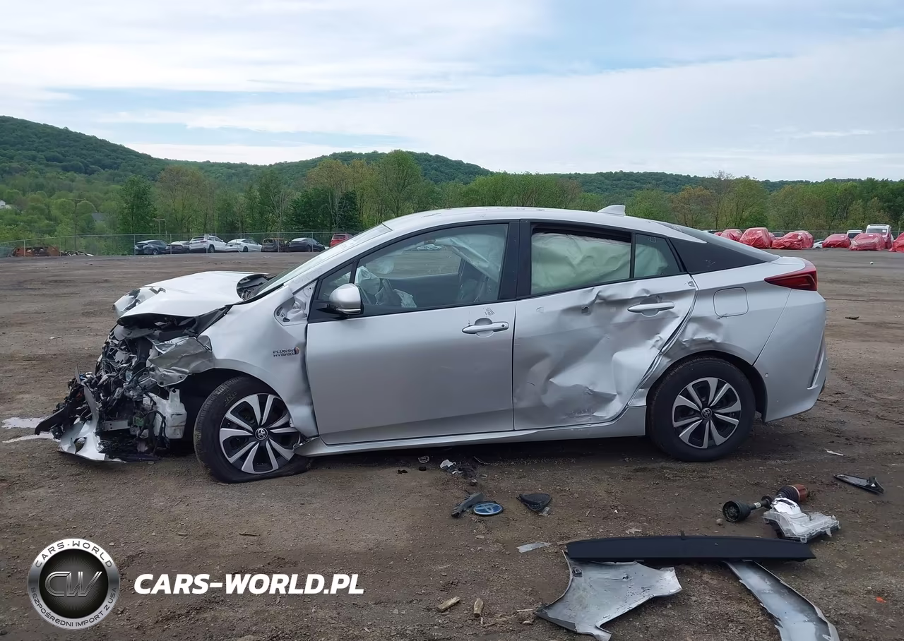 2017 Toyota Prius Prime Advanced VIN:JTDKARFP3H3061822 - 18