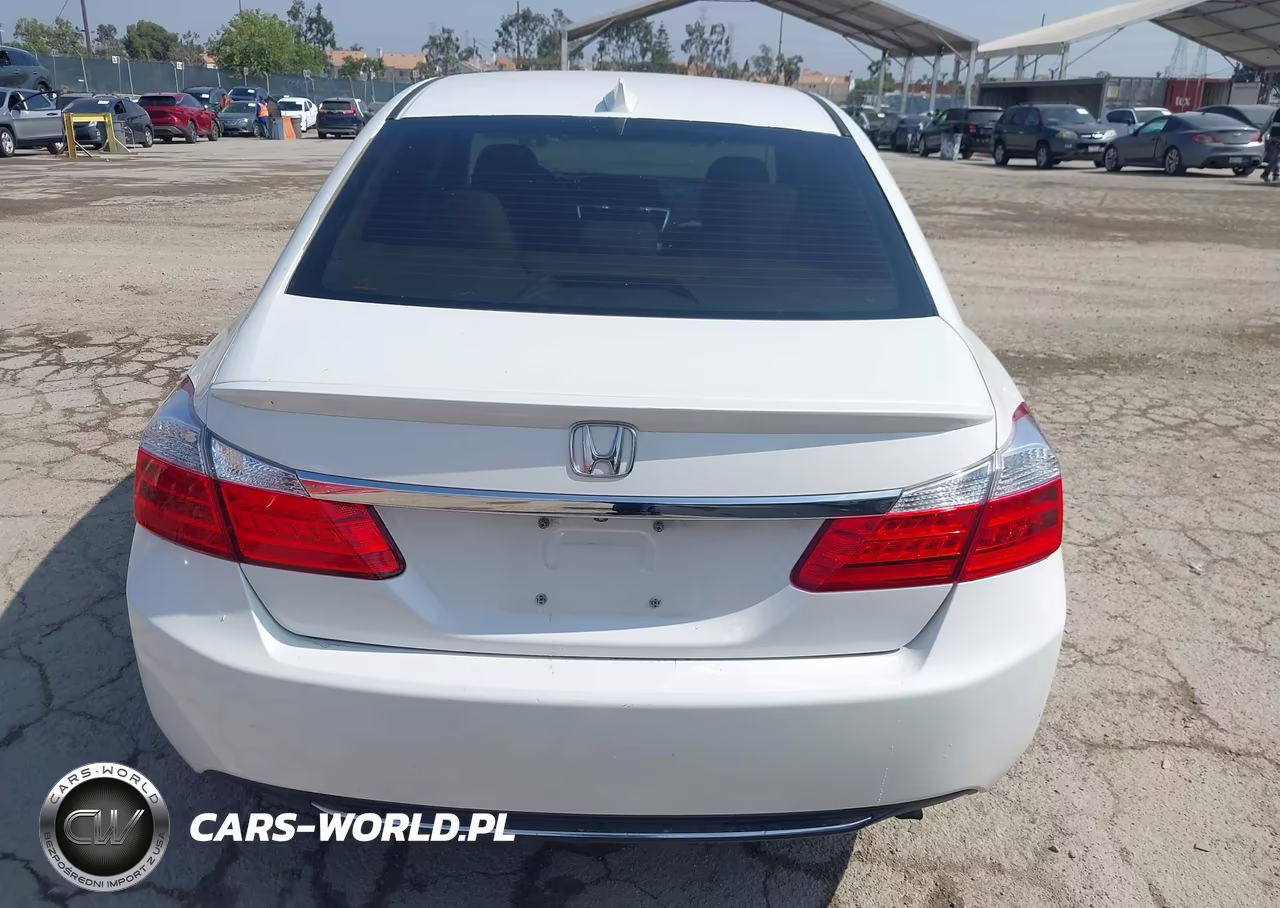 2015 Honda Accord Hybrid Touring VIN:1HGCR6F75FA000073 - 17