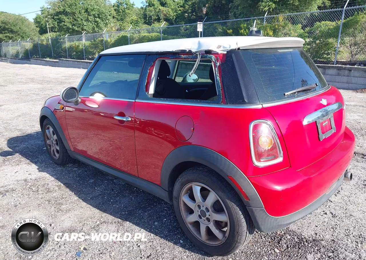 2010 Mini Cooper VIN:WMWMF3C5XATU79758 - 3