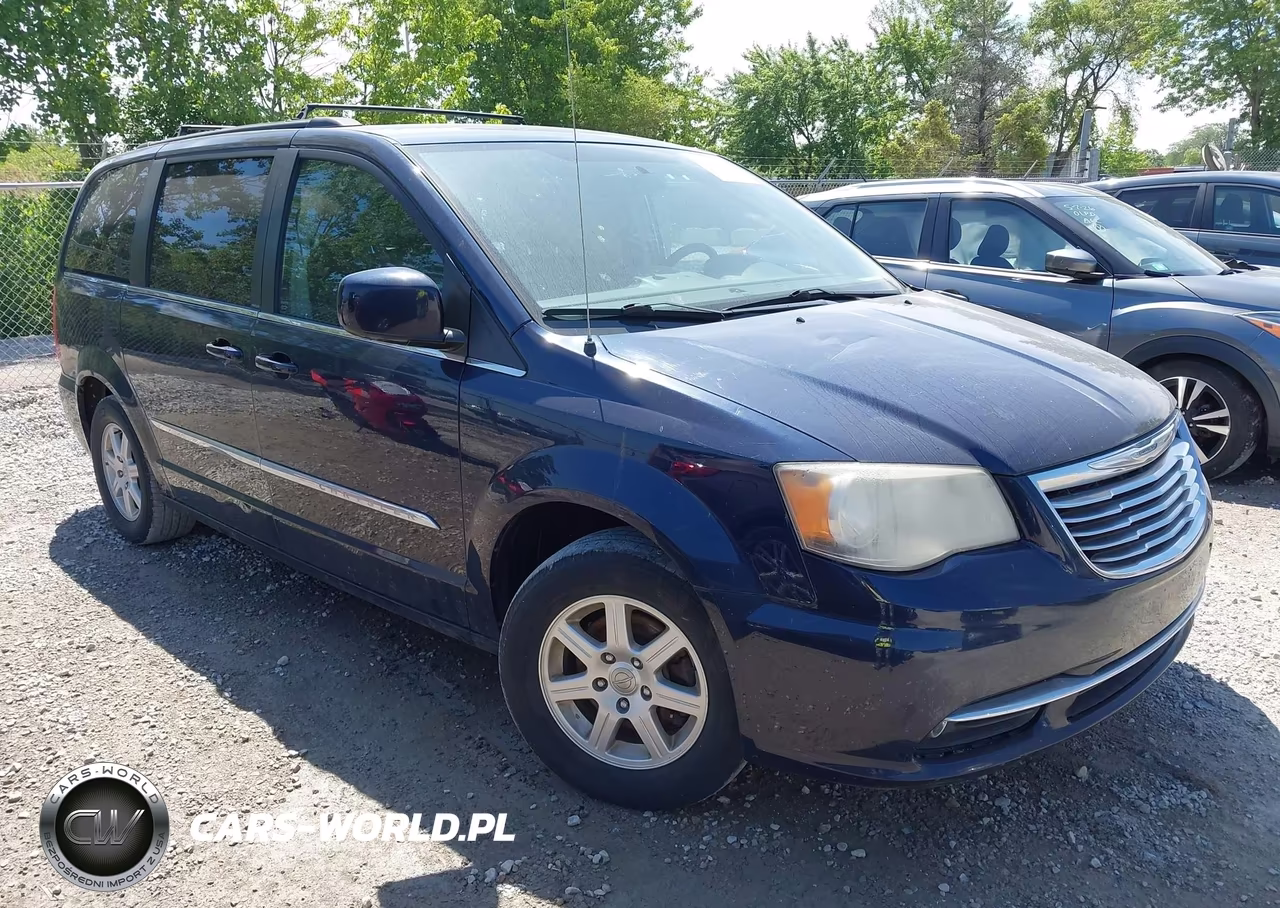 2013 Chrysler Town & Country Touring