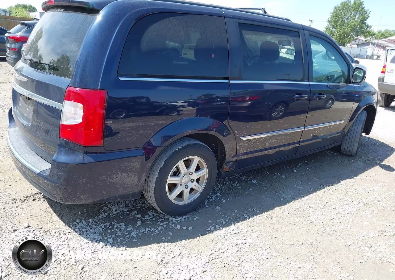 2013 Chrysler Town & Country Touring VIN:2C4RC1BGXDR583915 - 4