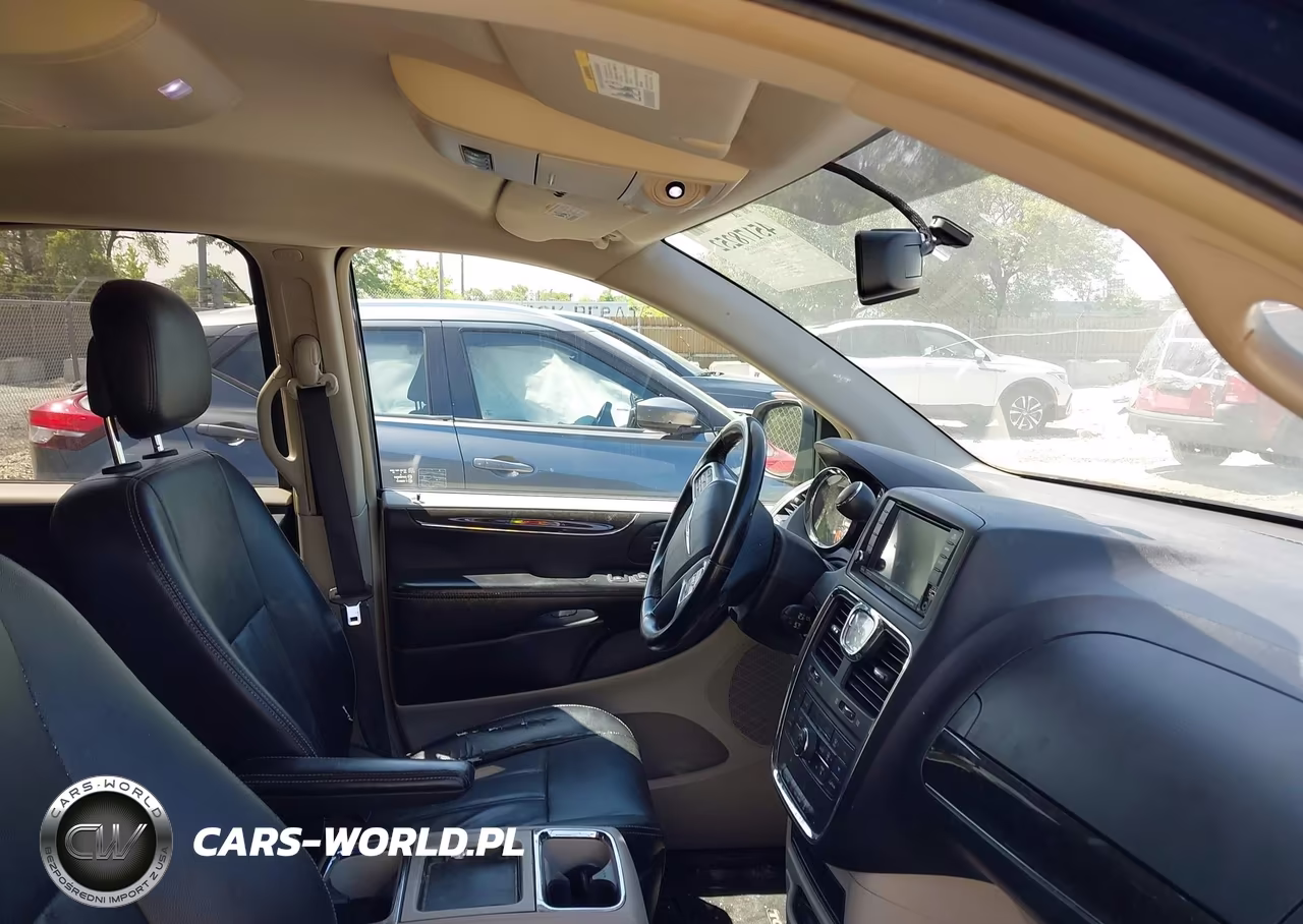 2013 Chrysler Town & Country Touring VIN:2C4RC1BGXDR583915 - 5