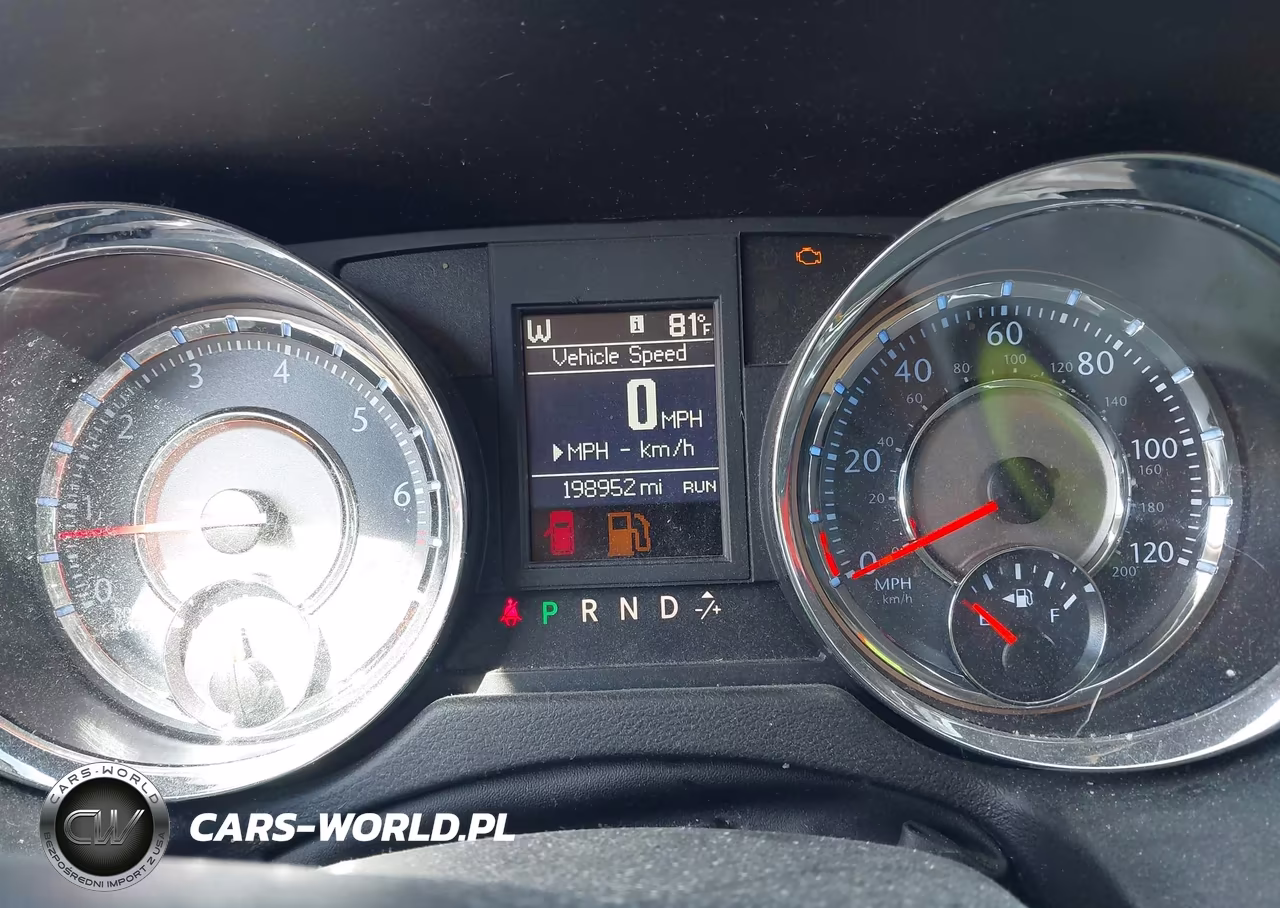 2013 Chrysler Town & Country Touring VIN:2C4RC1BGXDR583915 - 7