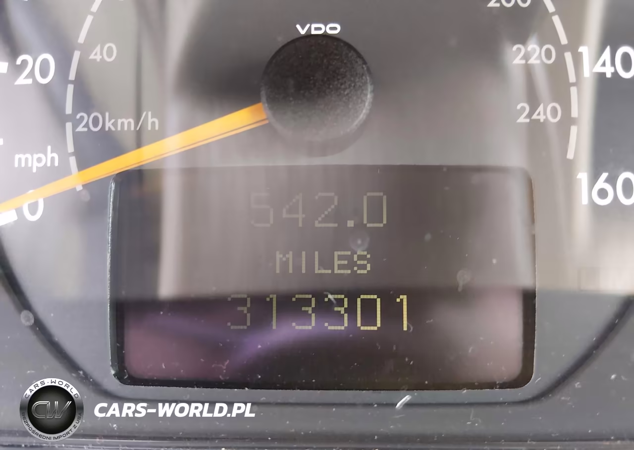 2002 Mercedes-Benz E 320 Special Edition VIN:WDBJF65J32B500215 - 7