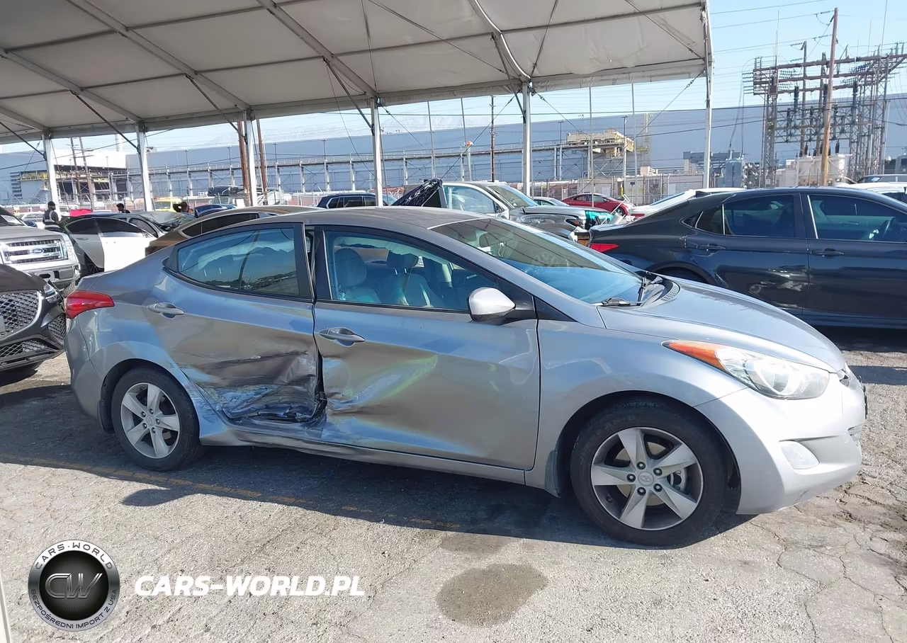 2013 Hyundai Elantra Gls VIN:KMHDH4AE8DU931514 - 14