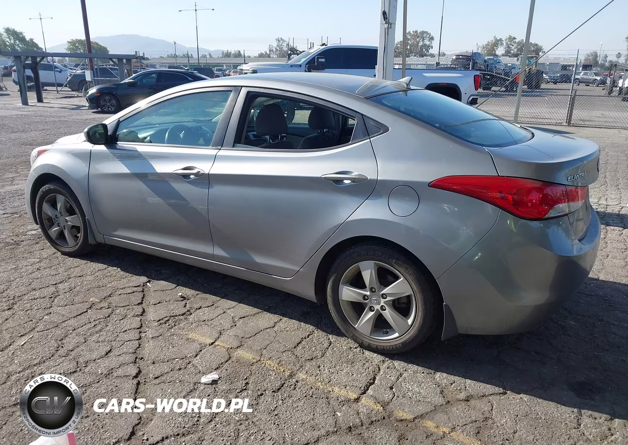 2013 Hyundai Elantra Gls VIN:KMHDH4AE8DU931514 - 3