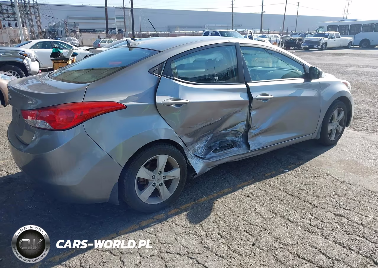 2013 Hyundai Elantra Gls VIN:KMHDH4AE8DU931514 - 4