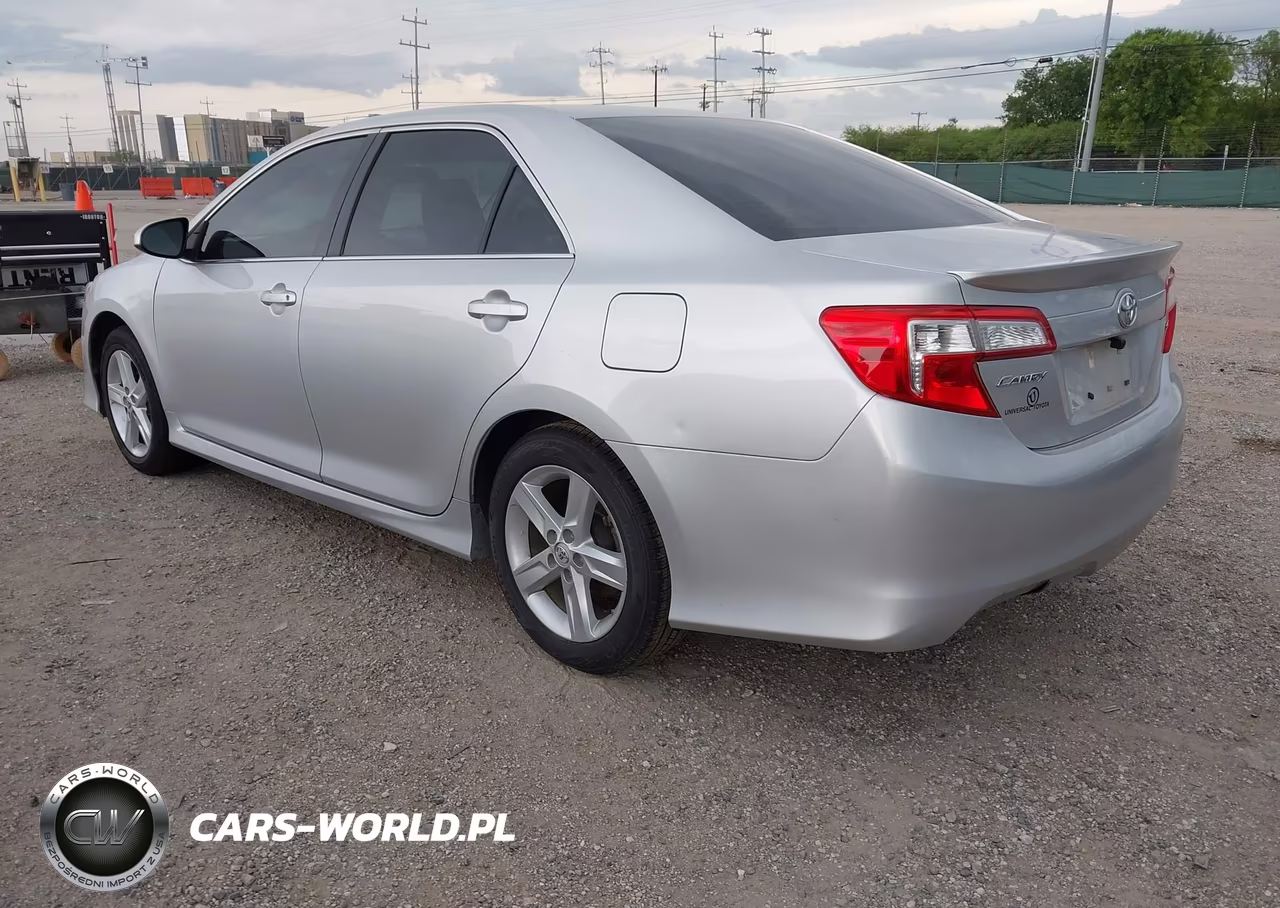 2014 Toyota Camry Se VIN:4T1BF1FK6EU765859 - 3