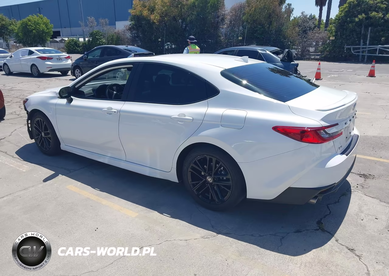 2025 Toyota Camry Se VIN:4T1DAACKXSU031667 - 3