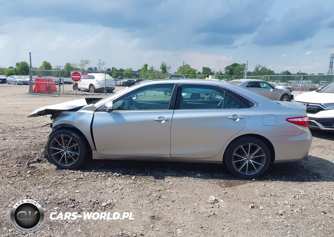 2015 Toyota Camry Xse VIN:4T1BF1FK4FU050371 - 12