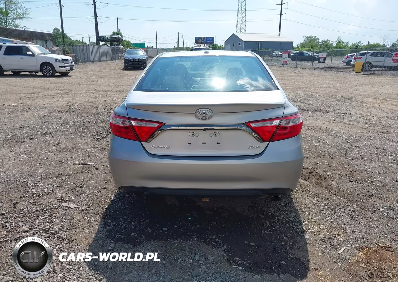 2015 Toyota Camry Xse VIN:4T1BF1FK4FU050371 - 14