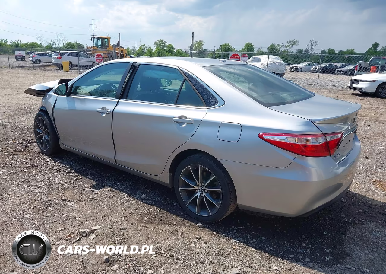 2015 Toyota Camry Xse VIN:4T1BF1FK4FU050371 - 3