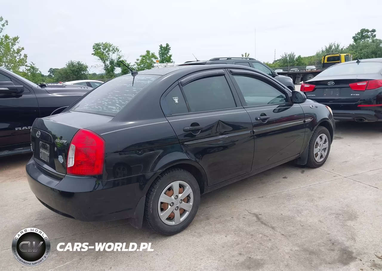 2009 Hyundai Accent Gls VIN:KMHCN46C39U285687 - 4