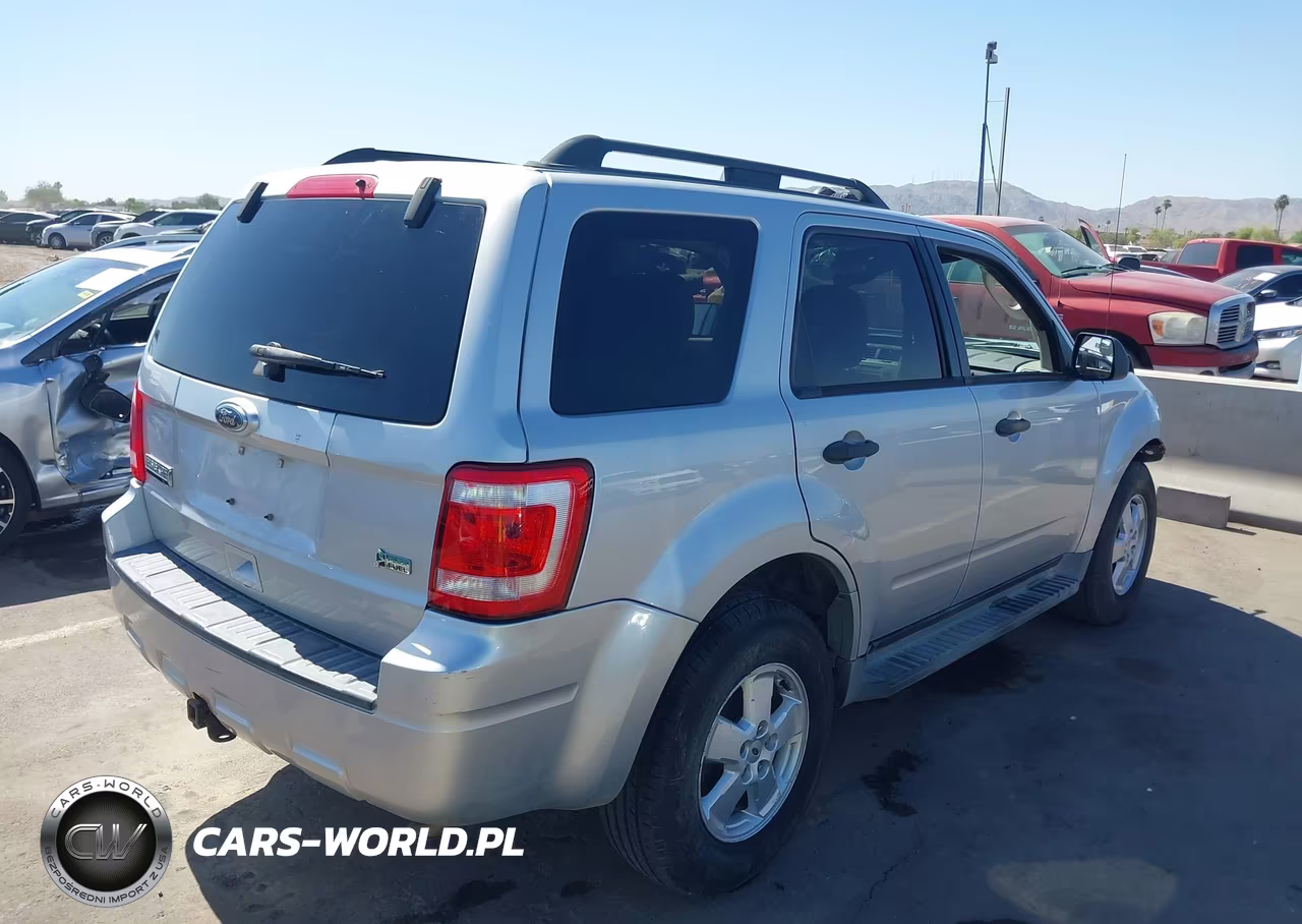 2010 Ford Escape Xlt VIN:1FMCU9DG2AKC25504 - 4