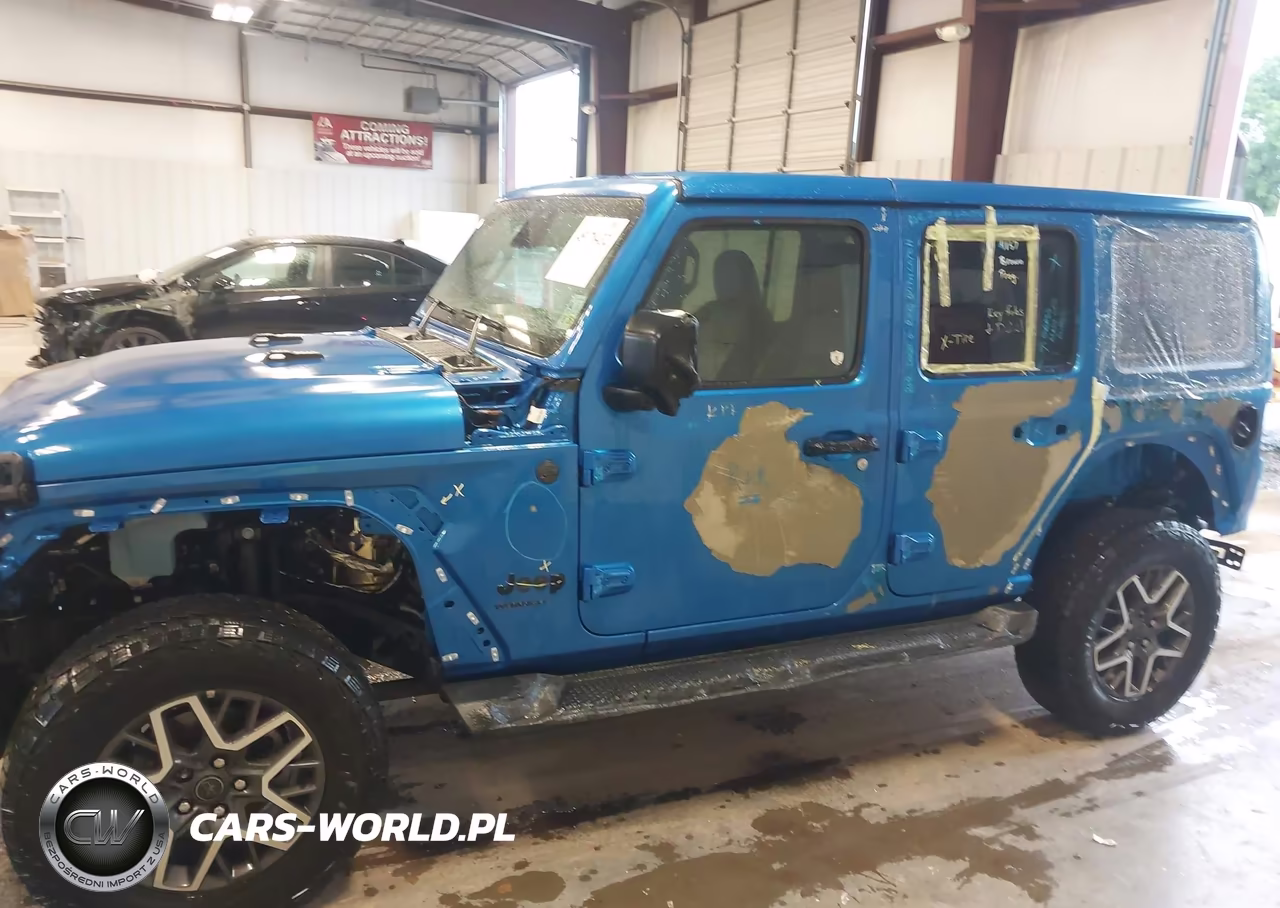 2025 Jeep Wrangler 4-Door Sahara 4X4 VIN:1C4PJXEN9SW649790 - 18