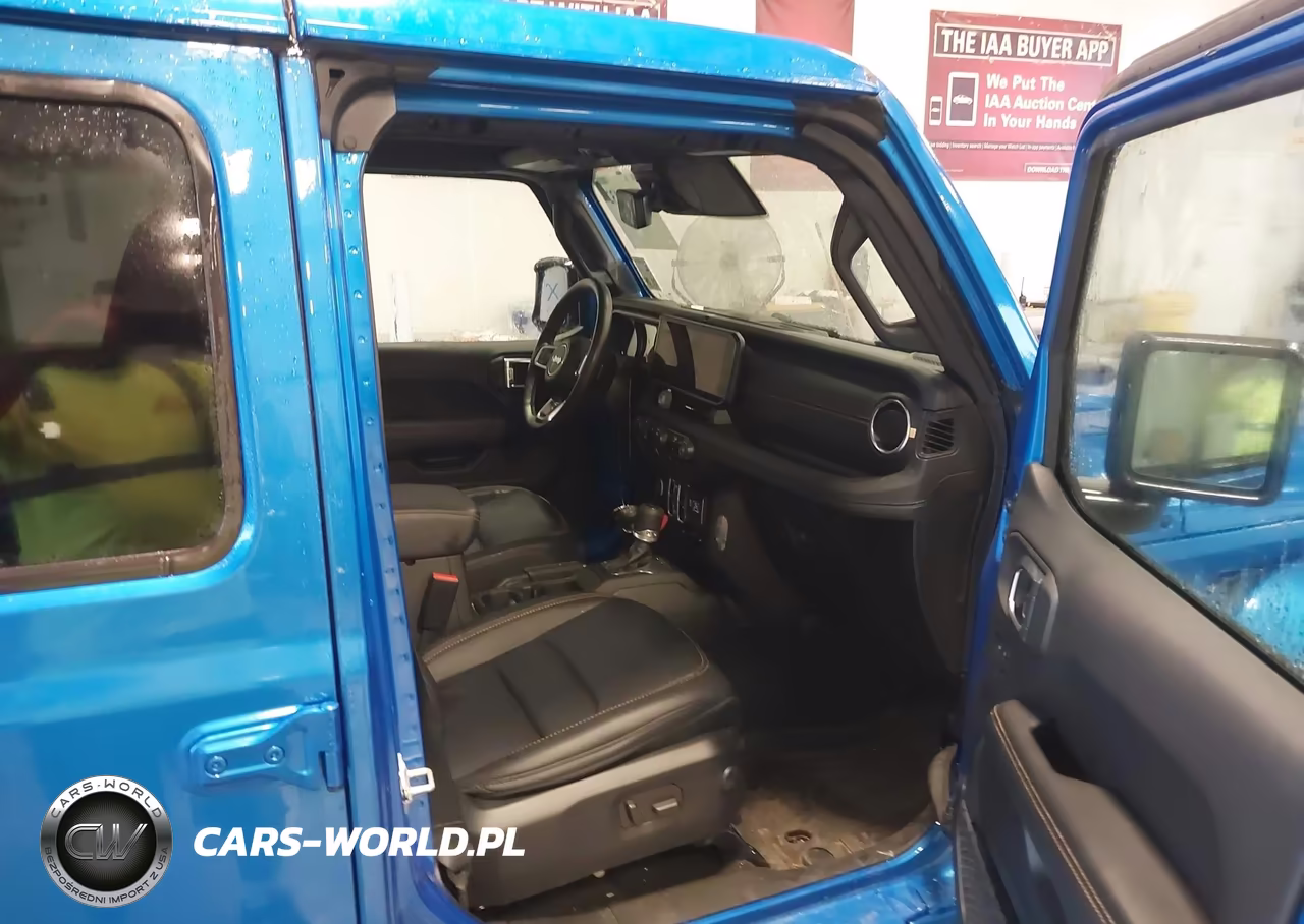 2025 Jeep Wrangler 4-Door Sahara 4X4 VIN:1C4PJXEN9SW649790 - 5