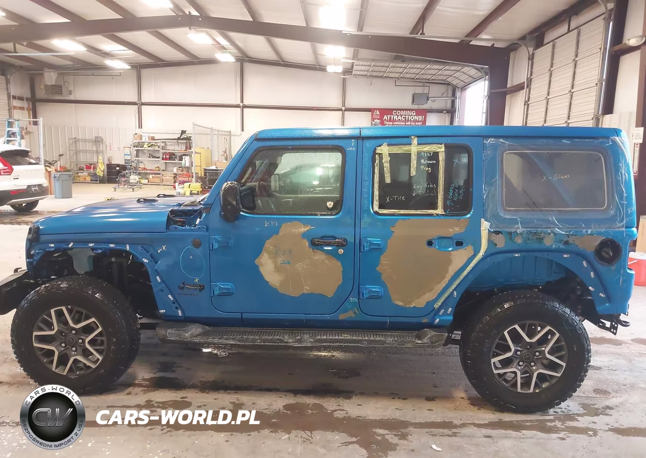 2025 Jeep Wrangler 4-Door Sahara 4X4 VIN:1C4PJXEN9SW649790 - 6