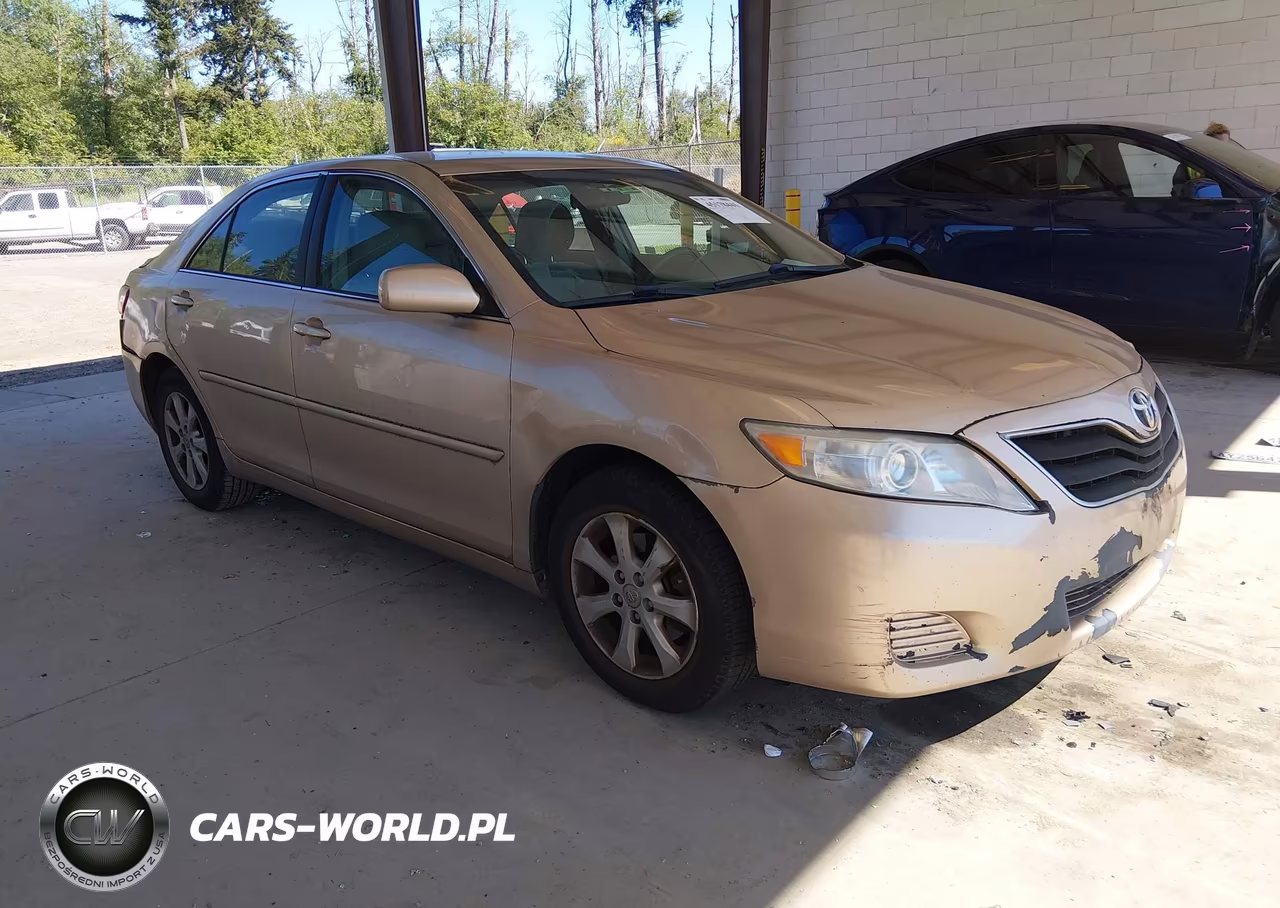 2011 Toyota Camry Le – zdjęcie 1 z 16