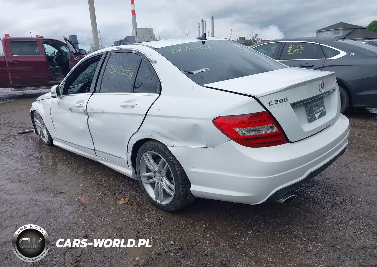 2013 Mercedes-Benz C 300 Sport 4Matic VIN:WDDGF8AB3DR266244 - 3