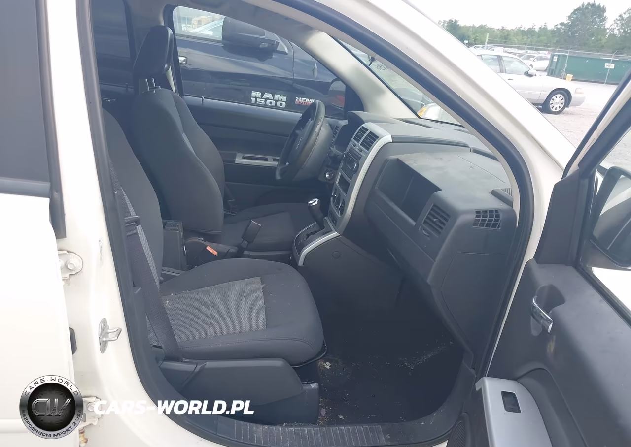 2008 Jeep Compass Sport VIN:1J8FT47WX8D755608 - 5