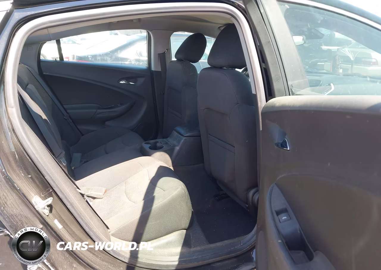 2018 Chevrolet Volt Lt VIN:1G1RC6S59JU140142 - 8