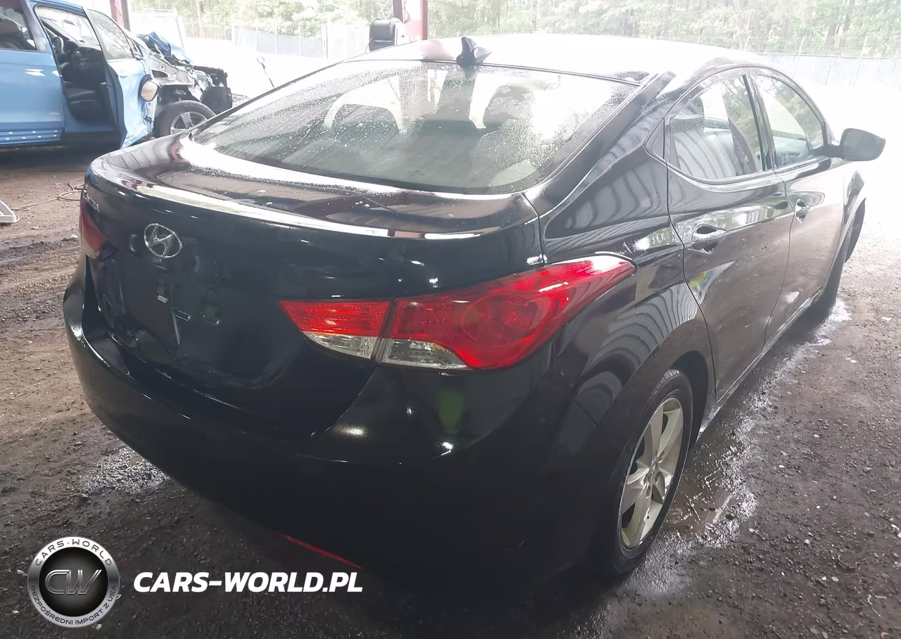2013 Hyundai Elantra Gls VIN:KMHDH4AE2DU859936 - 4