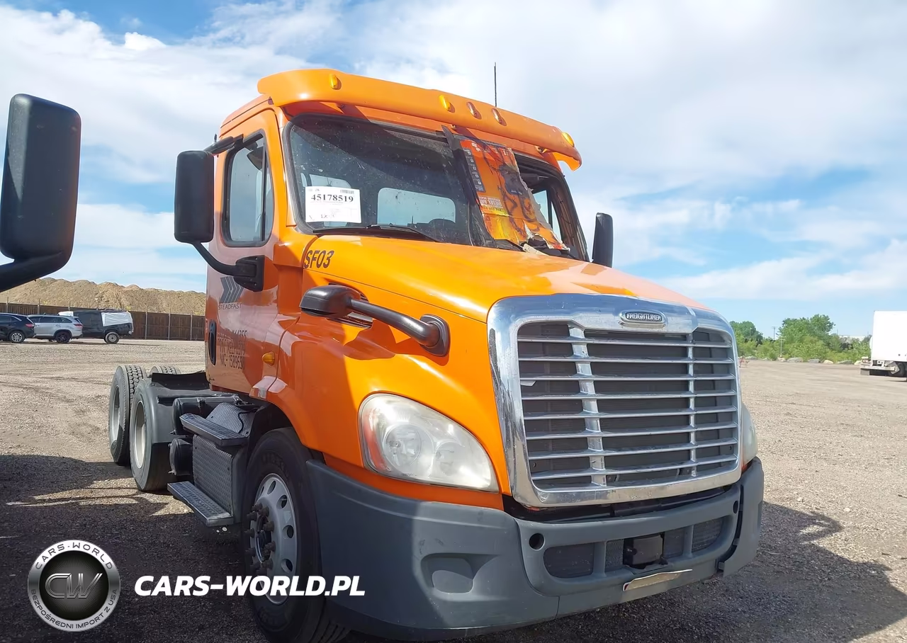 2014 Freightliner Cascadia 113 VIN:1FUJGBDVXELFL0379 - 13