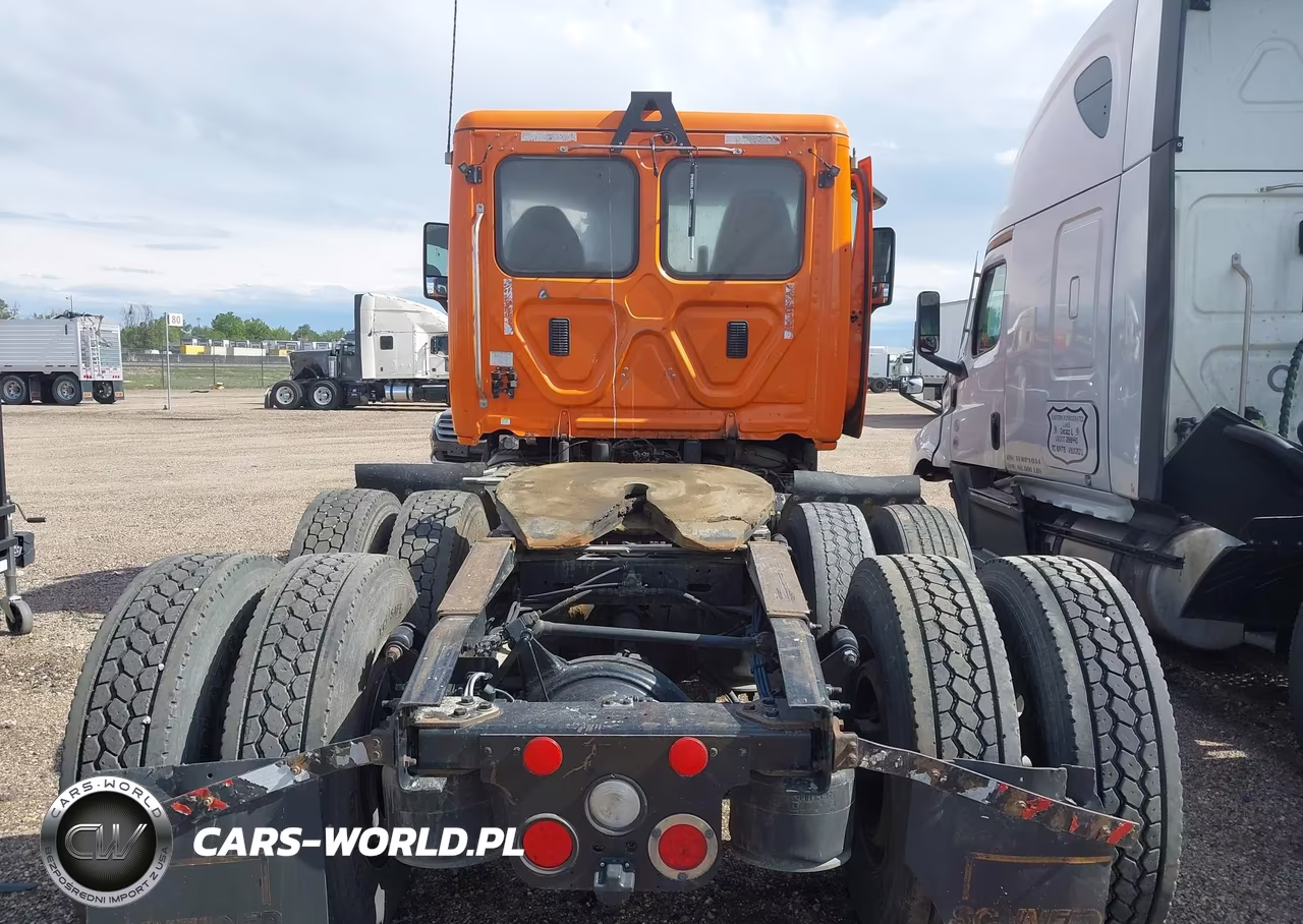 2014 Freightliner Cascadia 113 VIN:1FUJGBDVXELFL0379 - 15