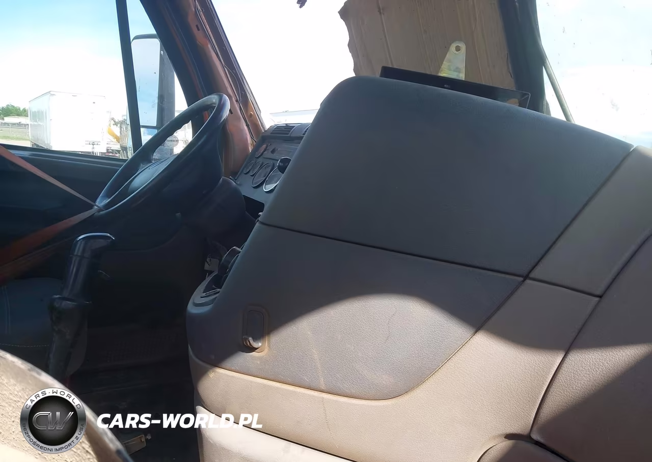 2014 Freightliner Cascadia 113 VIN:1FUJGBDVXELFL0379 - 6